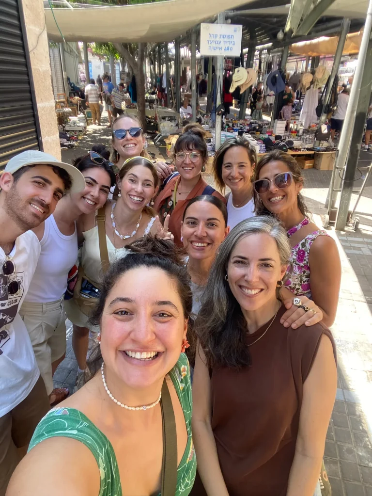 סיור עיצוב וינטג׳ בשוק הפשפשים