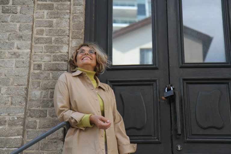 Architectural tour following the beautiful houses of Tel Aviv