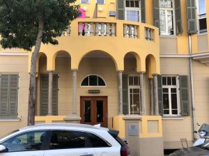 Architectural tour following the beautiful houses of Tel Aviv