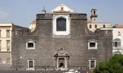 Recorrido por el casco antiguo de Nápoles: historia, arte y religión