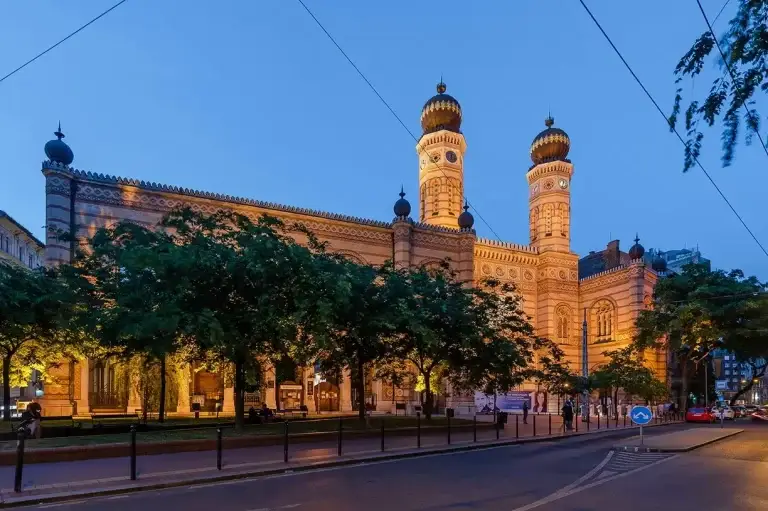Tour of the Secrets of the Jewish Quarter