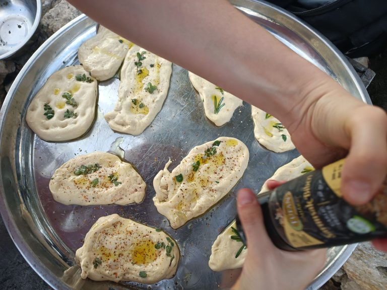 Foraging tour in the Carmel Mountains – embark on a culinary journey in nature