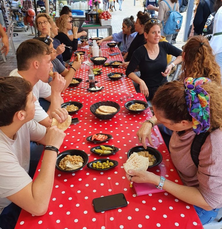 Recorrido gastronómico por Acre: entre las callejuelas de la ciudad más antigua de Israel