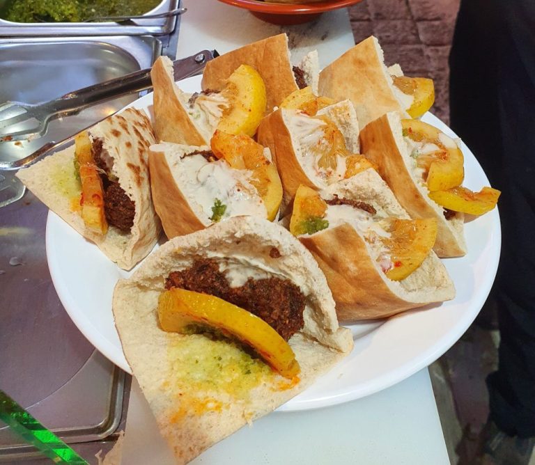 Recorrido gastronómico por Acre: entre las callejuelas de la ciudad más antigua de Israel