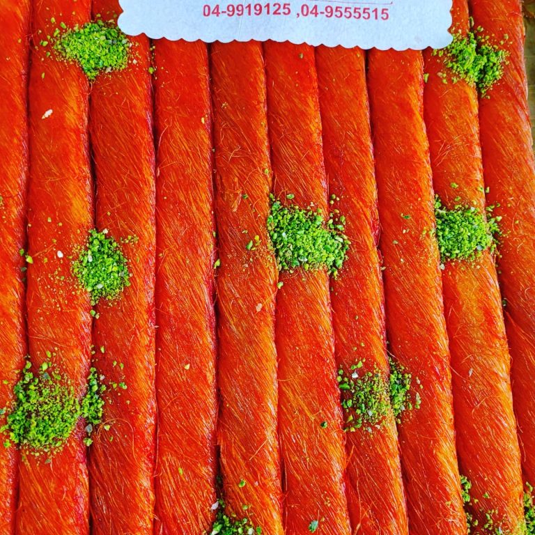 Tour gastronómico por Acre | Ambiente mediterráneo animado y colorido