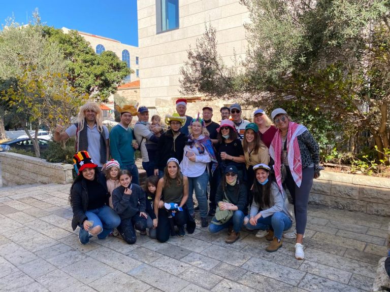 Evening tour of graffiti and culinary corruption in downtown Haifa