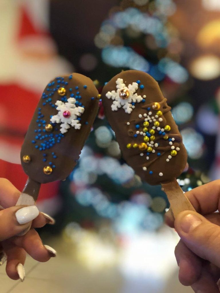 Evening tour of graffiti and culinary corruption in downtown Haifa