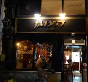 Evening tour of graffiti and culinary corruption in downtown Haifa