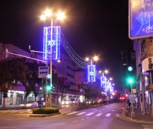 Evening tour of graffiti and culinary corruption in downtown Haifa