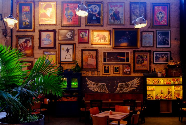 Evening tour of graffiti and culinary corruption in downtown Haifa