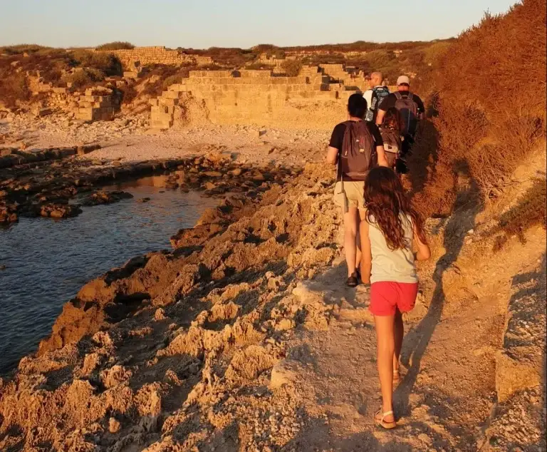 סיור שקיעה ועששיות בחוף דור
