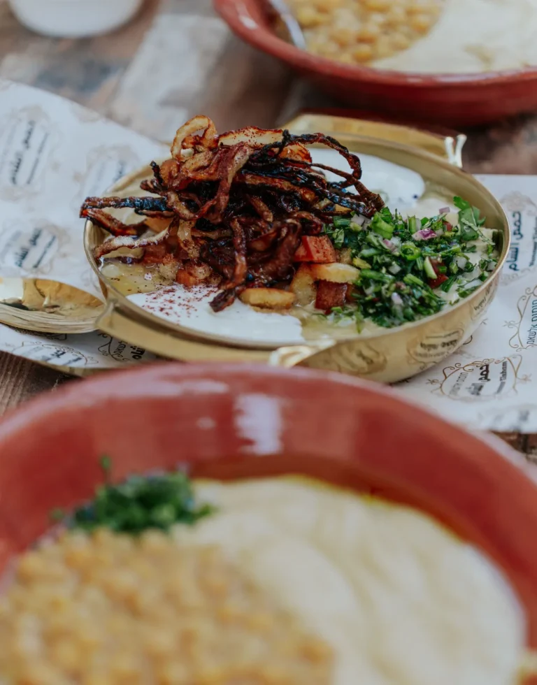Recorrido culinario por Wadi Nisnas: delicias auténticas