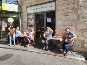 Recorrido culinario por Wadi Nisnas: delicias auténticas