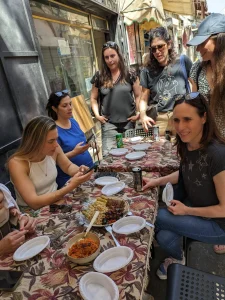 Recorrido culinario por Wadi Nisnas: delicias auténticas