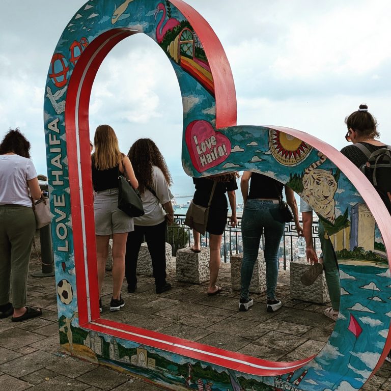 סיור במרכז הכרמל – שכונת בתי הקיץ של הגרמנים הטמפלרים