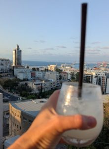 Recorrido nocturno por el mercado Talpiot de Haifa: comida, pubs y cócteles