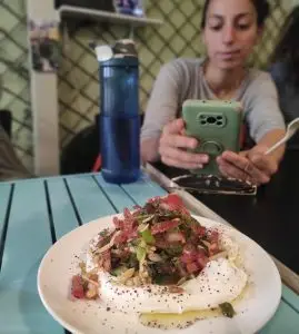 Recorrido culinario por el mercado de Talpiot: un encuentro culinario entre culturas en desarrollo