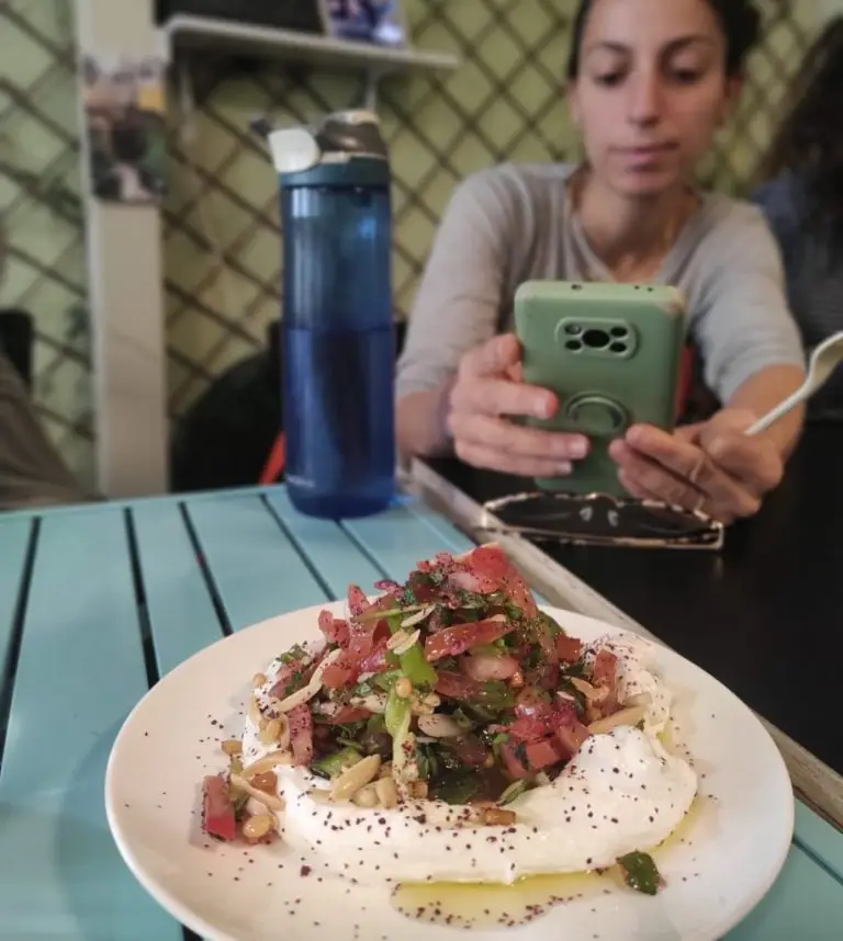 Recorrido culinario por el mercado de Talpiot: un encuentro culinario entre culturas en desarrollo