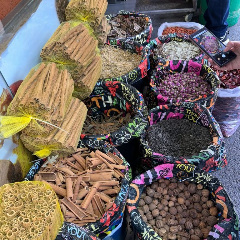 Recorrido culinario por el mercado de Talpiot: un encuentro culinario entre culturas en desarrollo