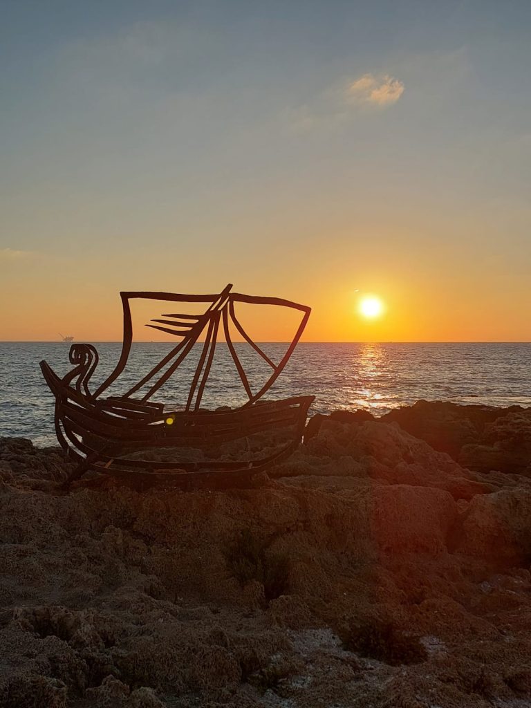 סיור שקיעה ועששיות בחוף דור