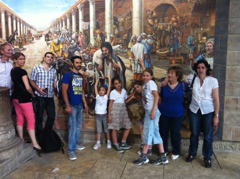 Theatrical tour of Jerusalem's Jewish Quarter | With historical figures