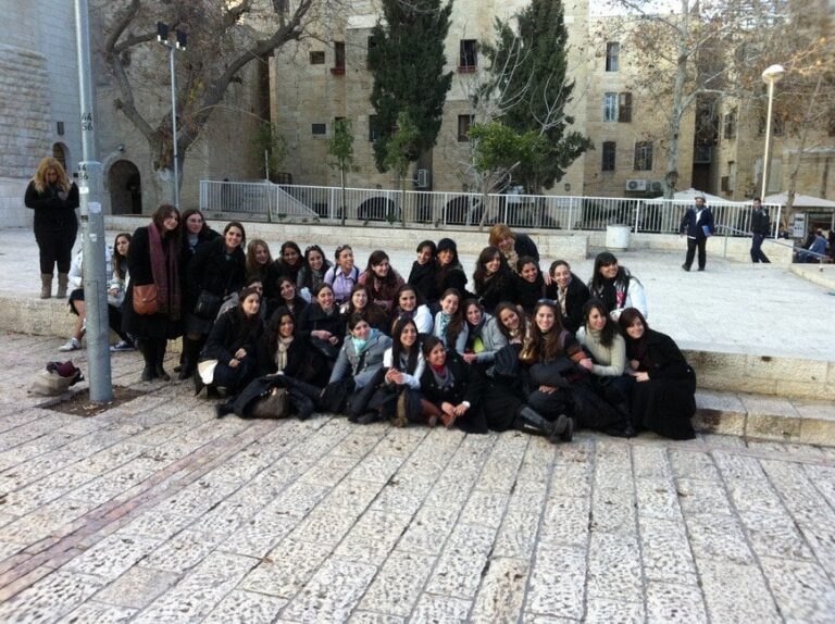 Theatrical tour of Jerusalem's Jewish Quarter | With historical figures