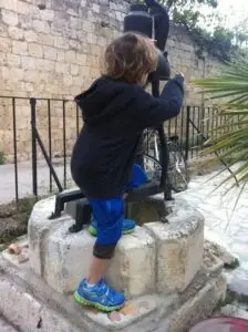 Theatrical tour of Jerusalem's Jewish Quarter | With historical figures