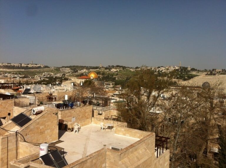 Theatrical tour of Jerusalem's Jewish Quarter | With historical figures