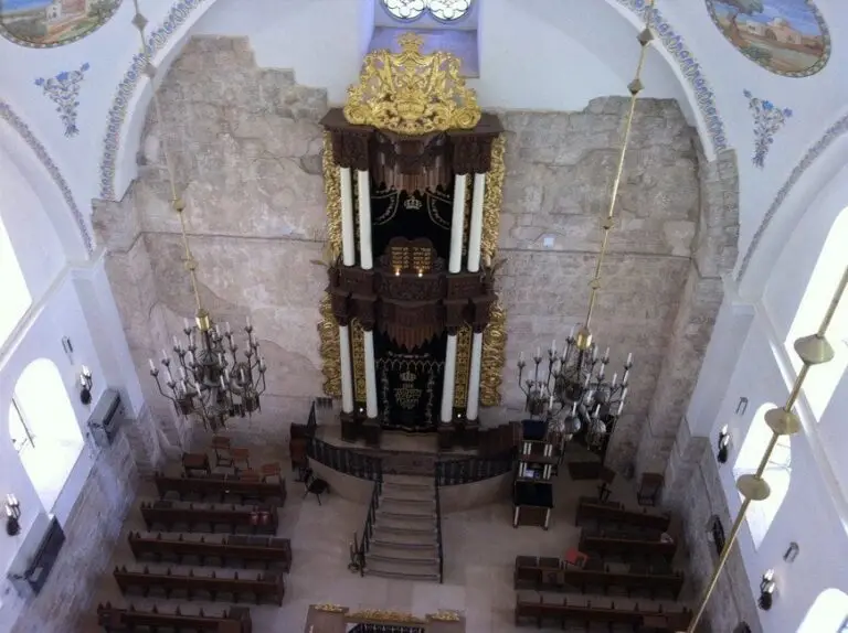 Theatrical tour of Jerusalem's Jewish Quarter | With historical figures