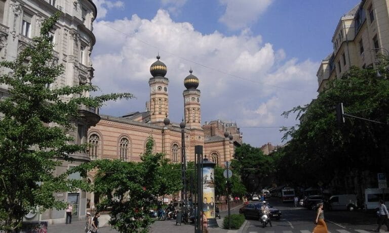Culinary Food Tour in Budapest | Tastings at the Central Market and Local Shops