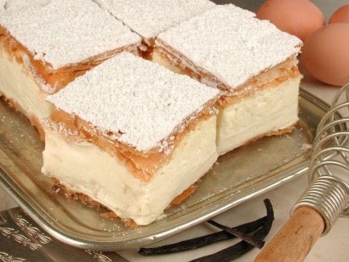 Kremeshnit — a traditional Hungarian cream cake