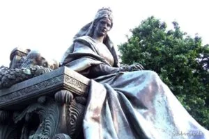 Queen Elizabeth statue in Budapest