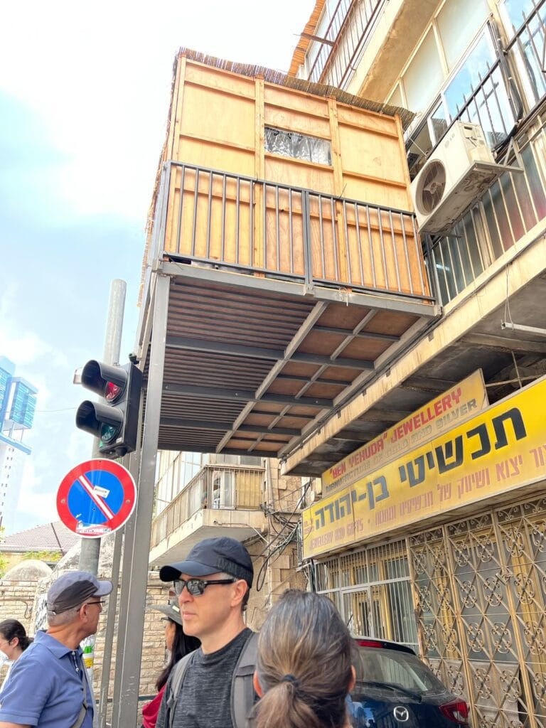 סיור סוכות בחצרות החרדיות של ירושלים
