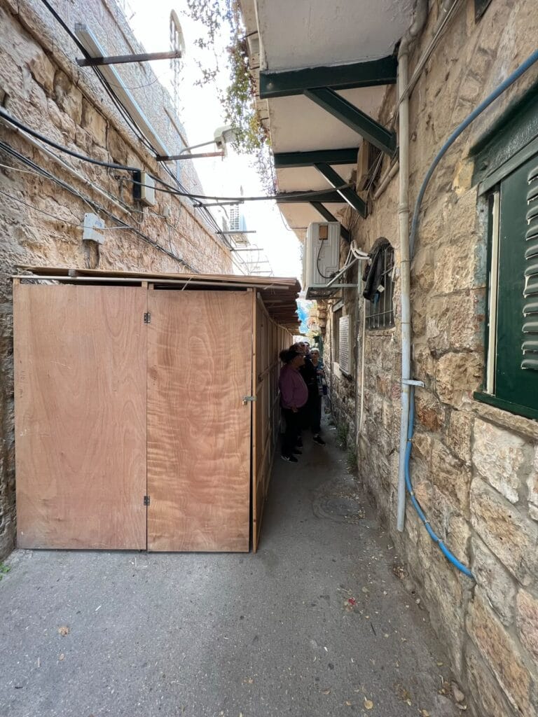 סיור סוכות בחצרות החרדיות של ירושלים