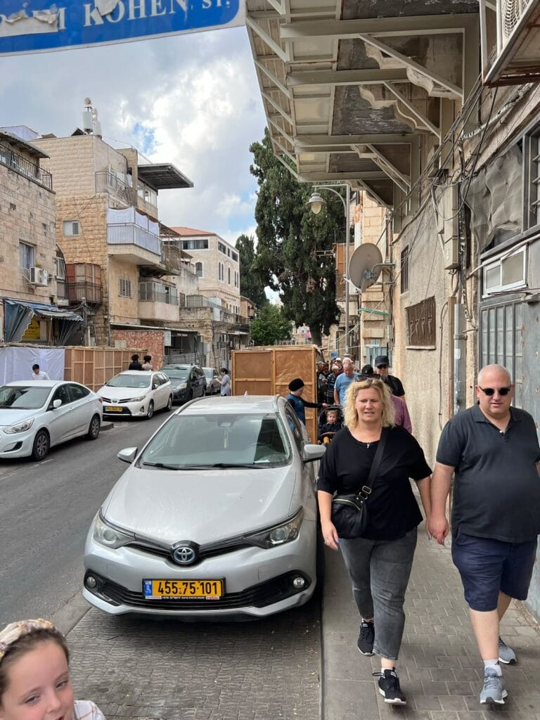 סיור סוכות בחצרות החרדיות של ירושלים