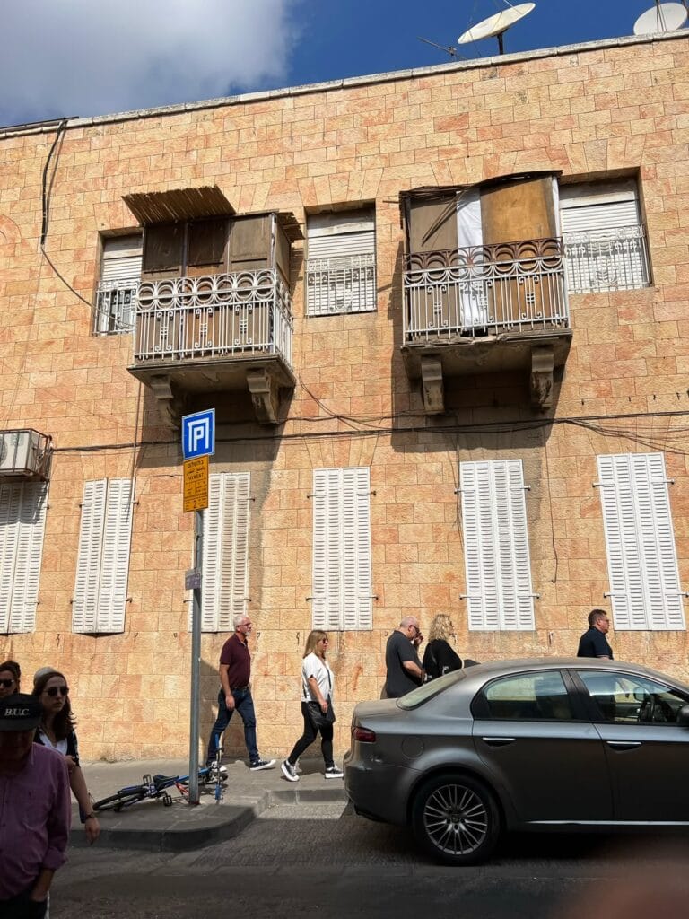 סיור סוכות בחצרות החרדיות של ירושלים