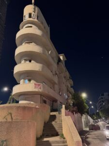סיור באוהאוס פרטי עם מדריך | המבנים הבולטים של העיר הלבנה סביב כיכר דיזנגוף