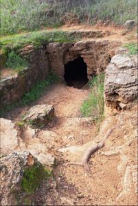 Afeka Caves tour – an ancient burial cave