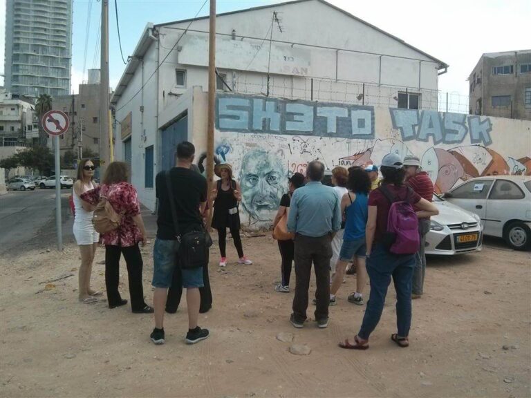 Graffiti tour in Tel Aviv | Who paints on the walls and why