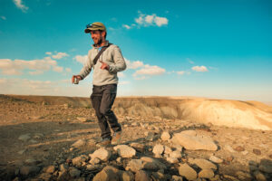 סיור שקיעה בטיילת מדרשת בן גוריון | סיפורי המדבר מול נוף נחל צין
